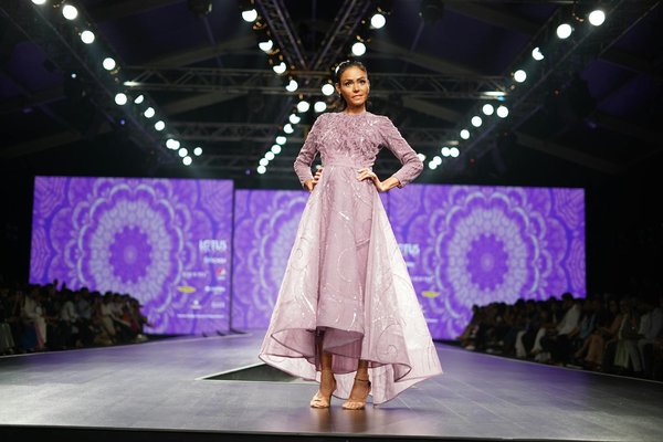 Elevate Your Summer Evening Look: Styling a Tweed Jacket for the Enchanting UK Countryside